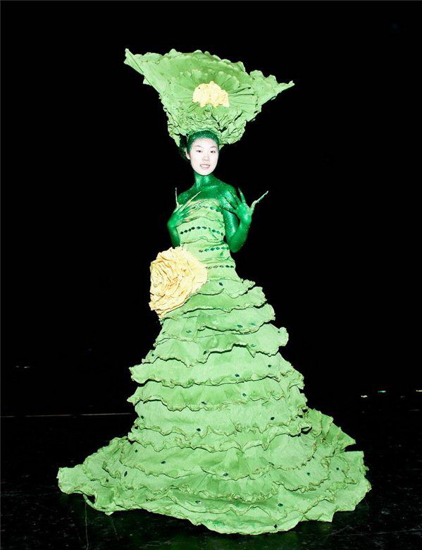 美(měi)容(róng)美发化妆(zhuāng)比赛作品(pǐn)5 美容美发化妆比(bǐ)赛作品5